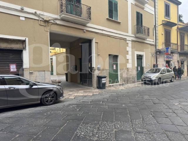 Negozio in vendita a Santa Maria Capua Vetere