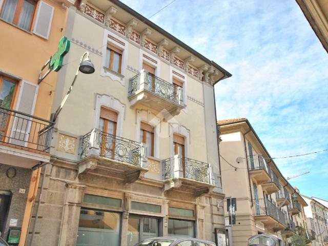 Negozio in vendita a Santhia'