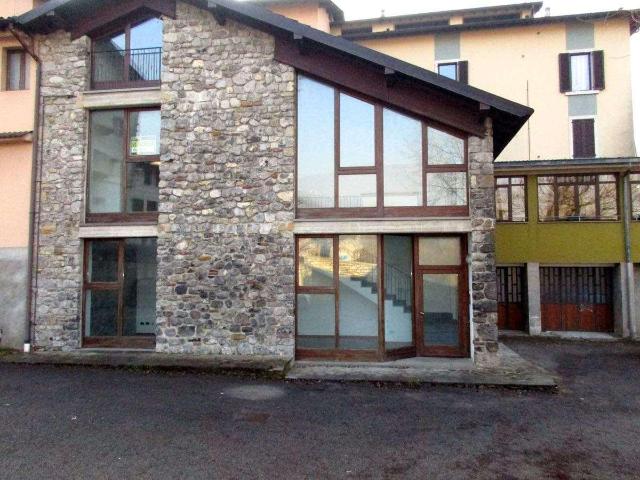 Ufficio in vendita a Sant'Omobono Terme