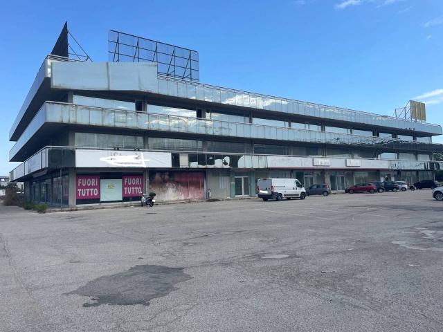 Negozio in vendita a San Benedetto Del Tronto