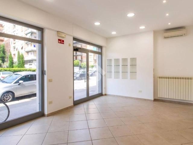 Negozio in vendita a San Benedetto Del Tronto