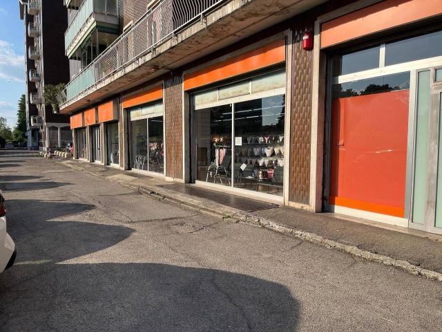 Negozio in vendita a San Giuliano Milanese
