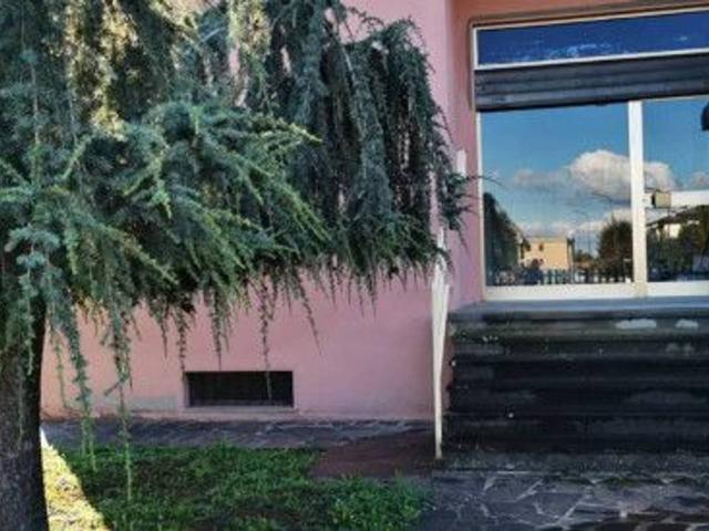 Negozio in vendita a San Giorgio Piacentino