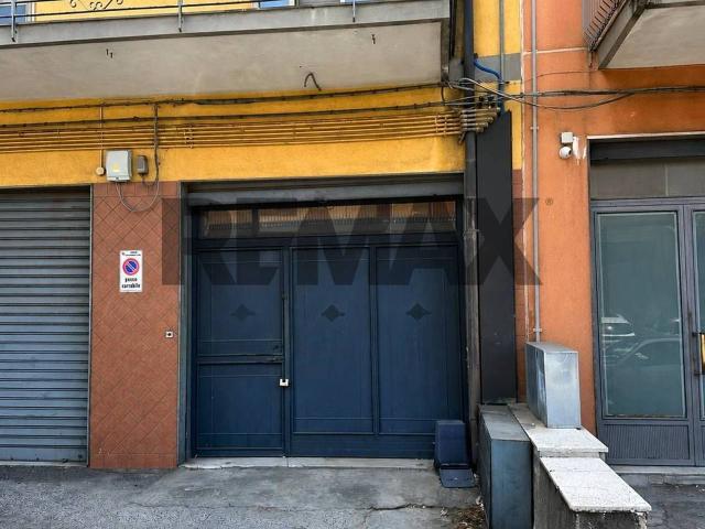 Negozio in vendita a San Giovanni La Punta