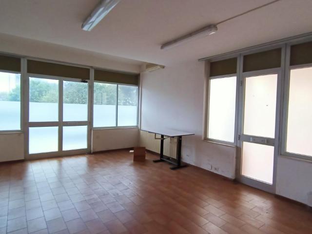 Negozio in vendita a San Giovanni Valdarno