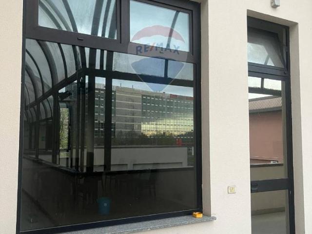 Negozio in vendita a San Donato Milanese