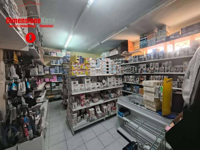 Negozio in vendita a San Felice A Cancello