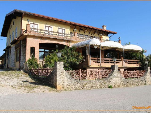 Negozio in vendita a San Pietro Di Feletto