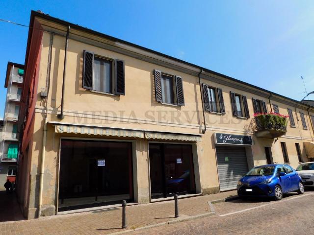 Negozio in vendita a Sannazzaro De' Burgondi