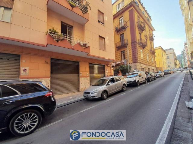 Negozio in vendita a Salerno