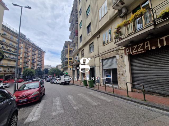 Negozio in vendita a Salerno