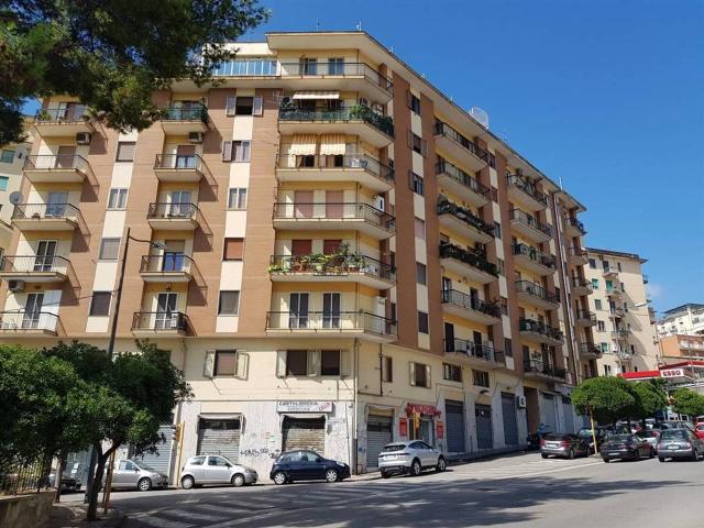 Negozio in vendita a Salerno