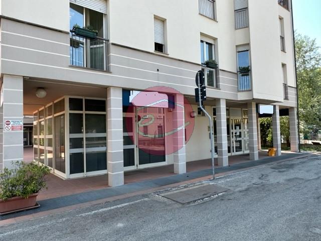 Negozio in vendita a Savignano Sul Rubicone