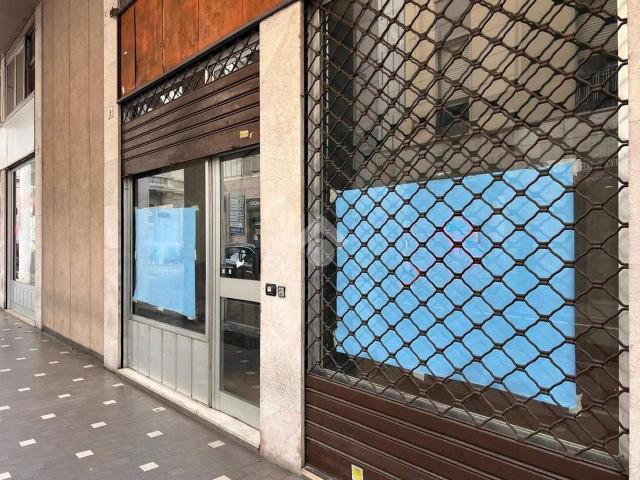 Negozio in vendita a Seregno