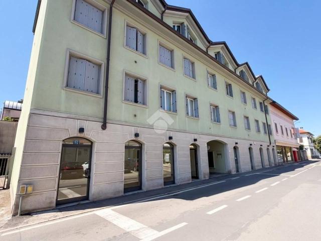 Negozio in vendita a Seveso