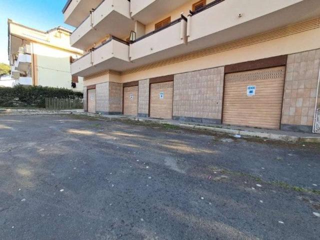 Negozio in vendita a Somma Vesuviana