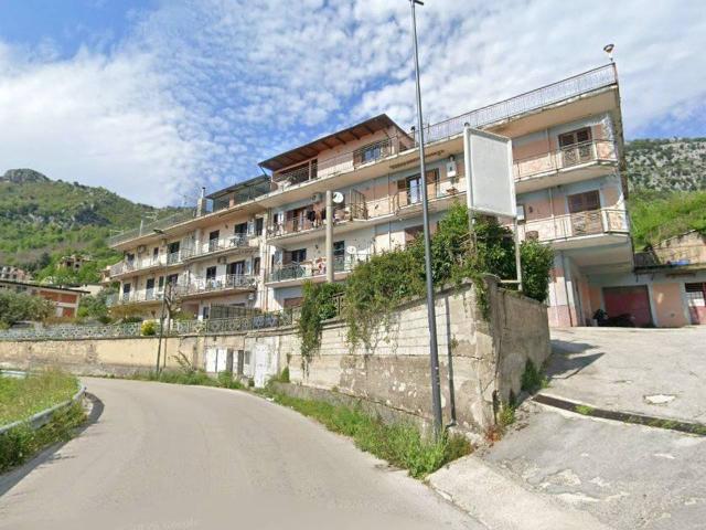 Officina in vendita a Solofra