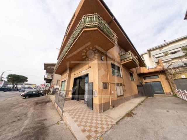 Negozio in vendita a Spoltore