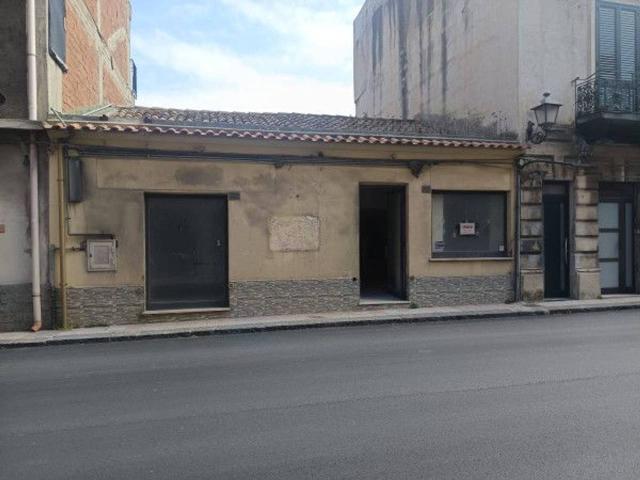 Negozio in vendita a Spadafora