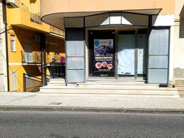 Negozio in vendita a Spadafora