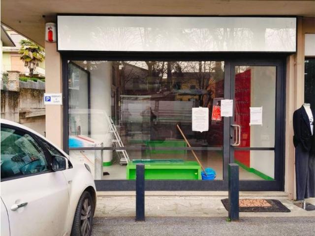 Negozio in vendita a Sutri