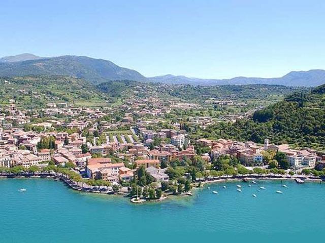 NEGOZIO IN VENDITA IN CENTRO STORICO