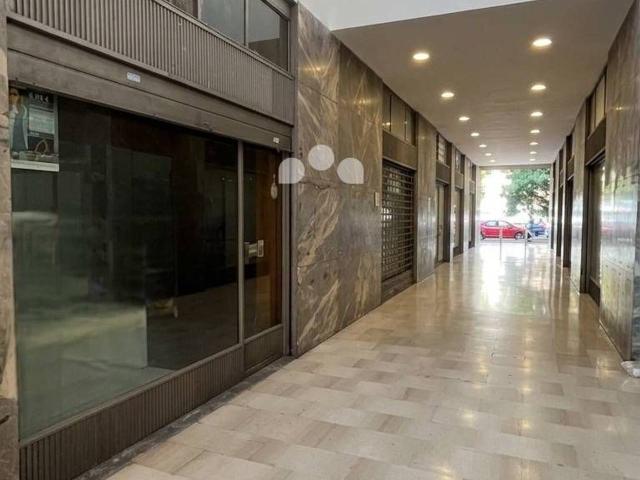 Negozio in vendita/affitto a Crema