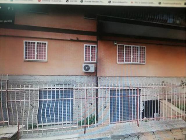 Negozio in via basic?
