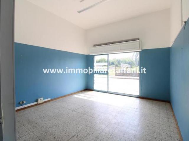 Negozio in zona di forte passaggio