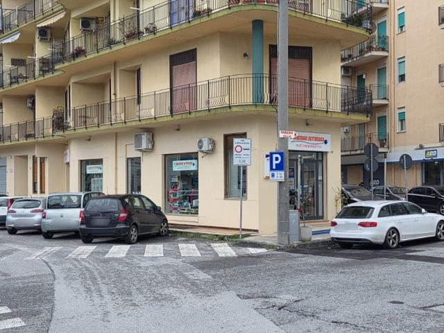 Negozio ristrutturato a Milazzo