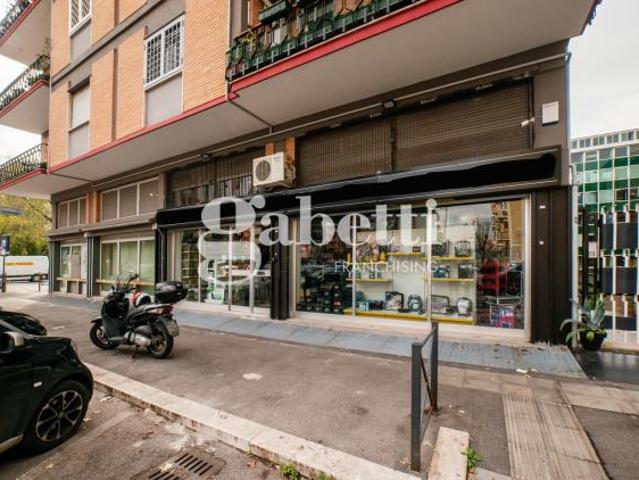 Negozio Roma. Rif.: Lotto negozioVCG