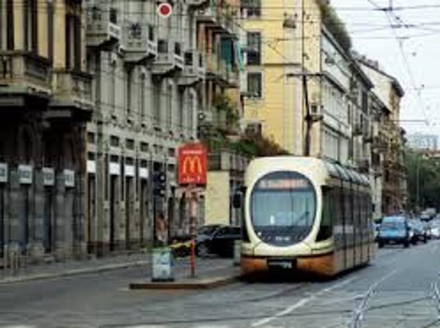 NEGOZIO VENDESI MURI 50 MQ. IN ZONA PORTA GENOVA