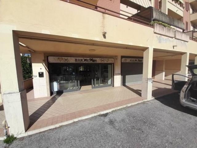 Negozio 2 locali Rif. 2408