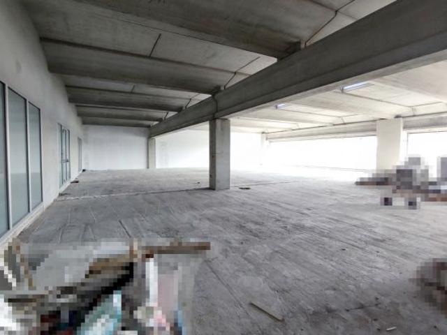 NEGOZIO 300 MQ FRONTE STRADA BERGAMO VALTESSE
