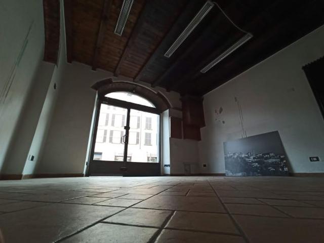 negozio 40 mq commerciali