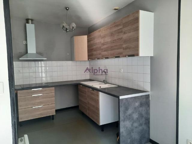 NEGREPELISSE appartement T3 au 1er étage