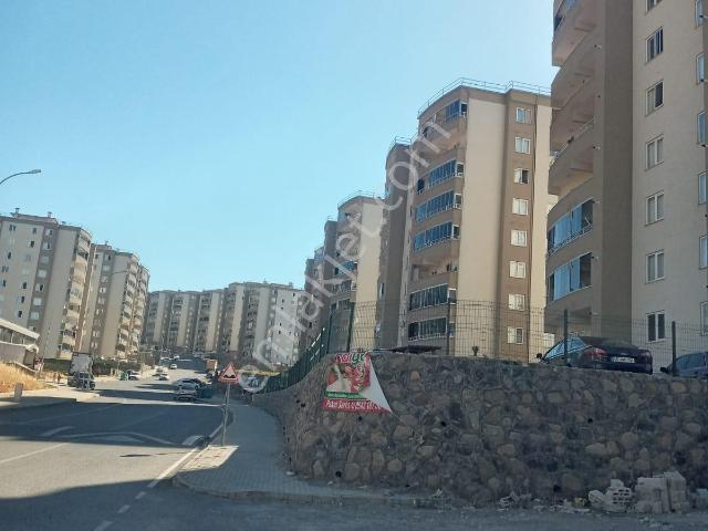 Nehir Den Ayaklıcaoluk Mahallesinde Kiralık 3+1 Ara Kat Daire