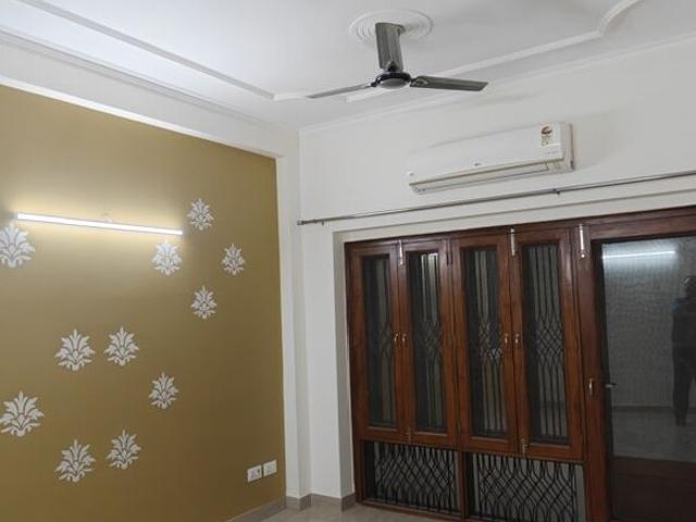 Nehru Enclave, Kalkaji 3 Bedroom 1400 Sq. Ft. Builder Floor in Nehru Enclave Delhi Listing ID: #10402