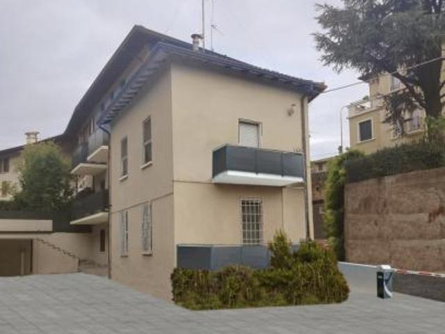 Nel Cuore di Desenzano Casa Indipendente da Ristrutturare