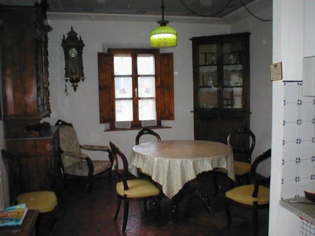 Nel suggestivo borgo di Torrita di Siena, proponiamo in vend. 65m² Torrita di Siena