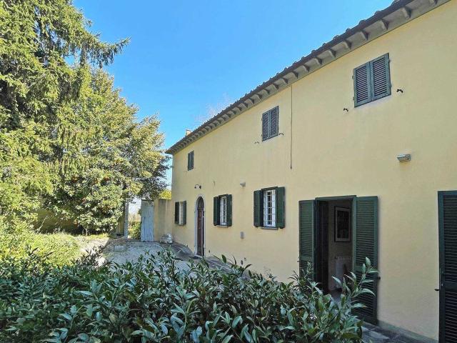 Nella bellissima campagna pisana, vendesi proprietà immobili. 354m² Crespina