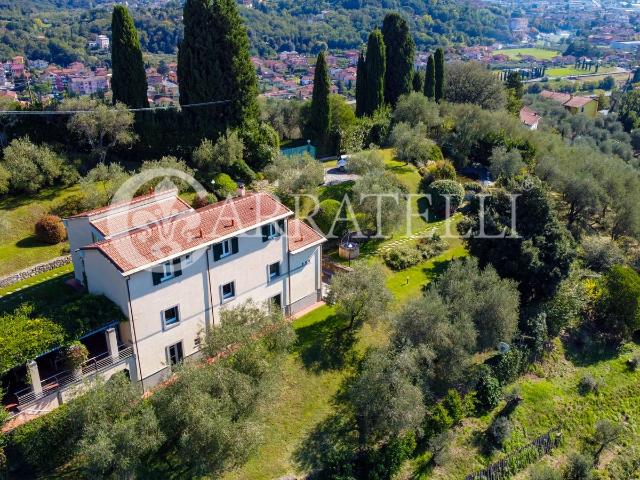 Nella primissima collina di Sarzana, considerata l'erede sto. 380m² Sarzana