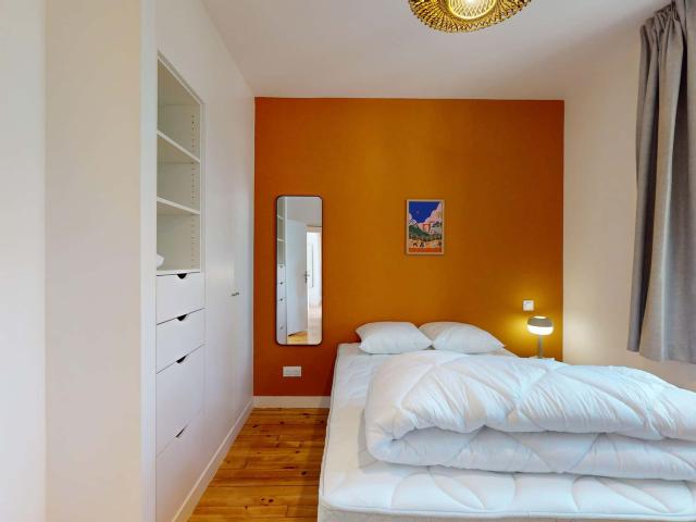 Neruda Room S 6
