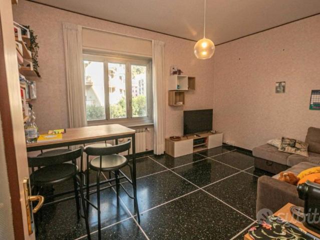 NERVI APPARTAMENTO Via del commercio?