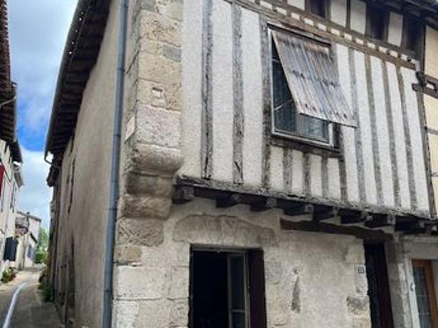 Nerac centre ville maison avec grange attenante