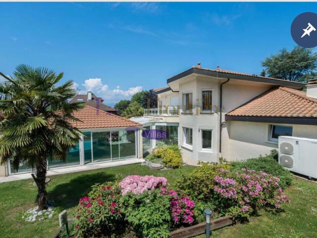 Nernier: Villa de standing proche du Port