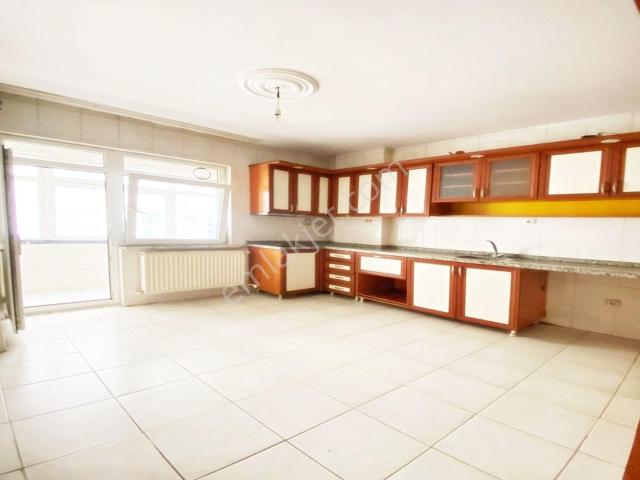 Nes Yapı'dan Doğan Araslı'da Çift Balkonlu Ara Kat Kiralık Daire!