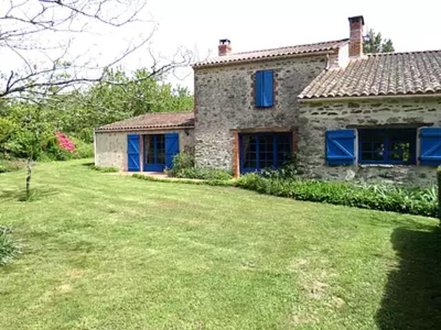 Nesmy 85310 Achat / Vente maison 8 pièces t8 au dernier étage