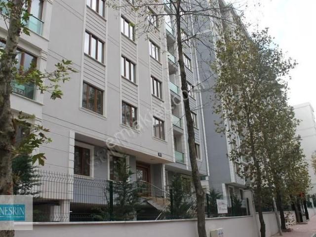 Nesrin Emlak Ayrıcalığı İle Prestijli Sitede Geniş 3+1
