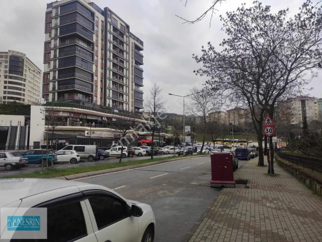 Nesrin Emlak Farkıyla Cadde Üzerinde Ara Katta Bakımlı Daire 3+1